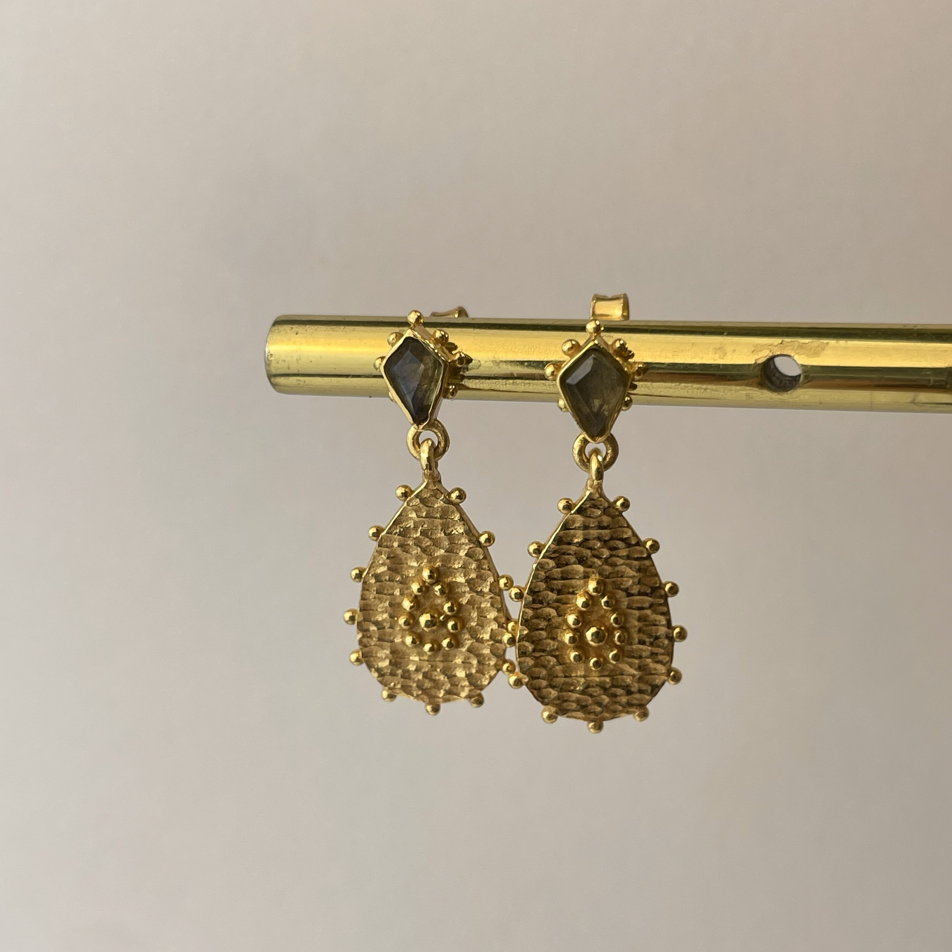 Серьги с подвеской капля